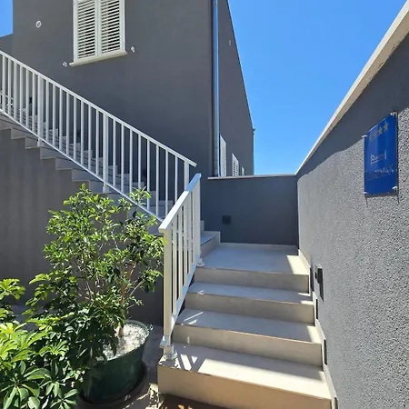 3-Bedroom Sea View Home With Private Parking