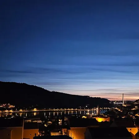 3-Bedroom Sea View Home With Private Parking Apartmán Mokošica