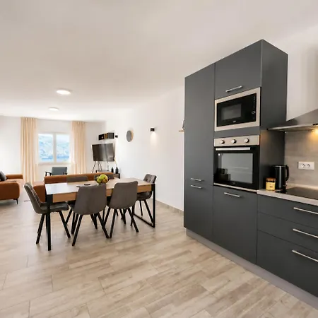 3-bedroom Sea View With Private Parking Appartamento Mokošica